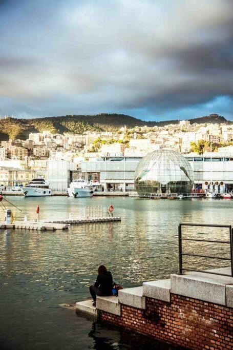 Apartamento La Finestra Sul Cielo Del Porto Antico Di Genova Exterior foto